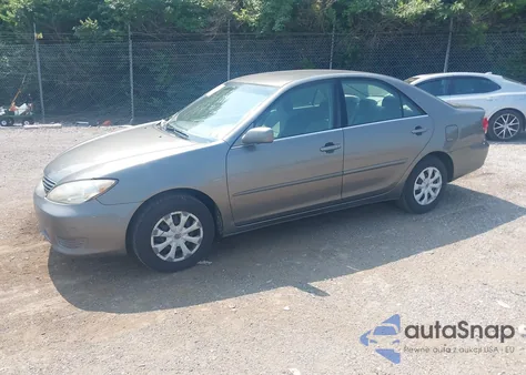 2005 Toyota Camry Le z USA, uszkodzony, nr VIN 4T1BE30K85U532198
